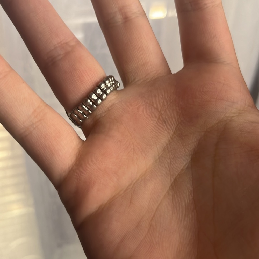 Black ring 💍 - Picture 3 of 3